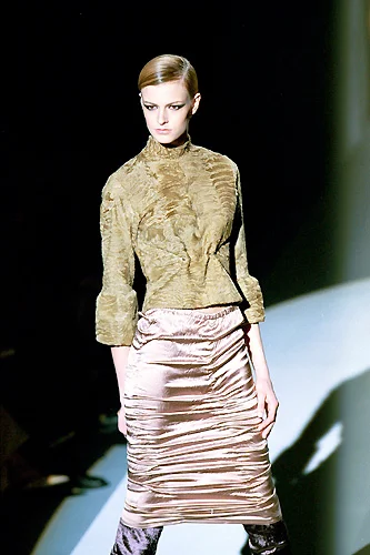 Look 16